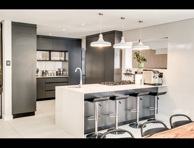 5 BEDROOM FREESTANDING FOR SALE IN VALMARY PARK